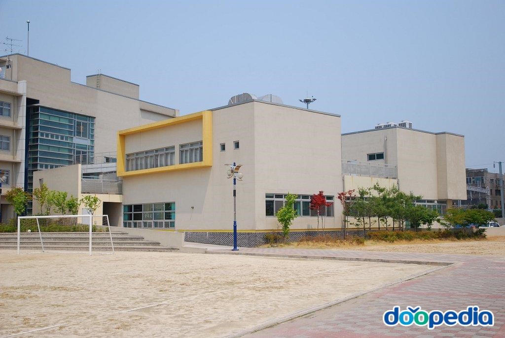 천안와촌초등학교