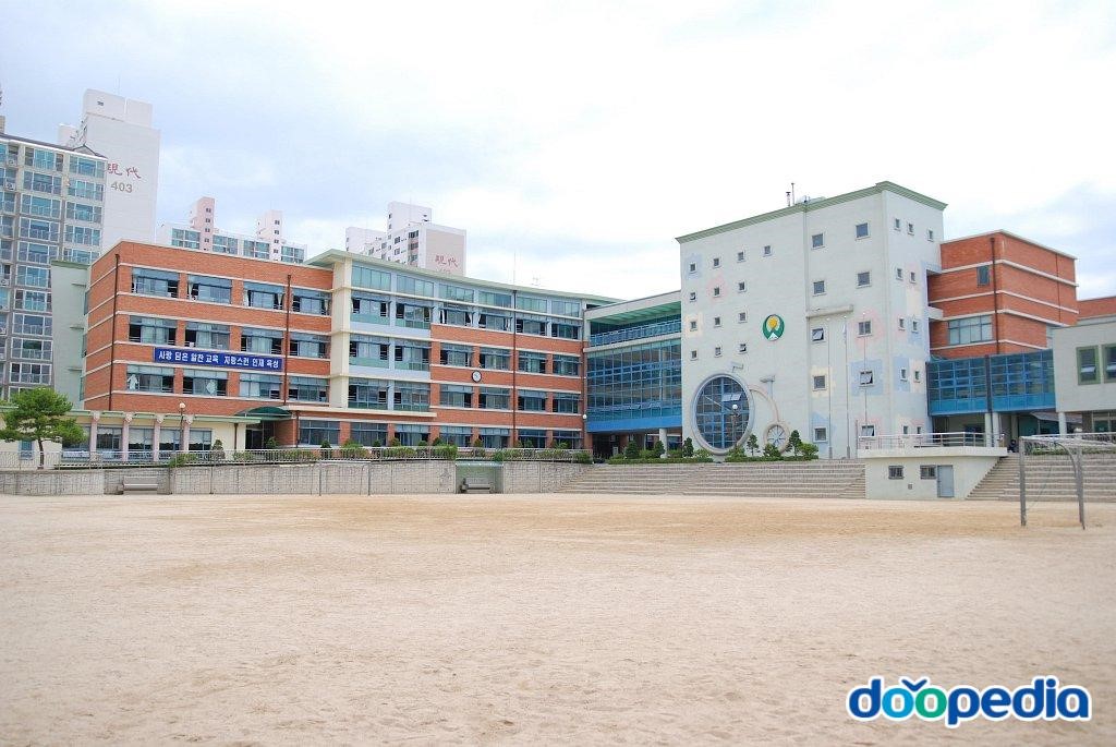 공주신월초등학교