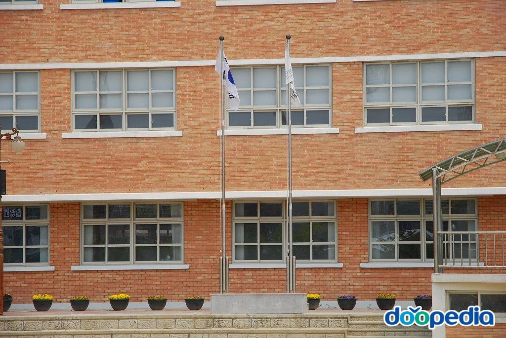 천안불당초등학교 - 천안불당초등학교 국기게양대