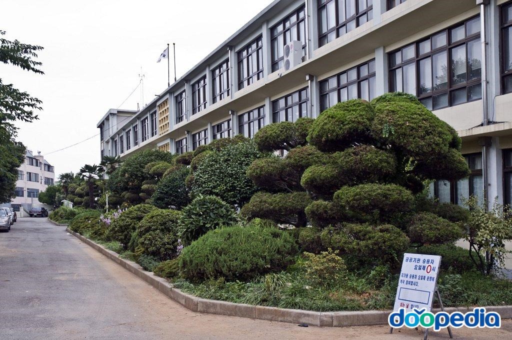 가람중학교 - 가람중학교 조경시설