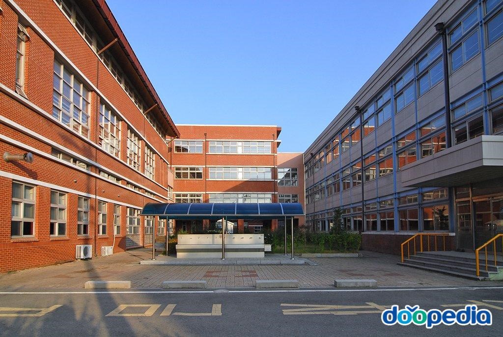 광주동산초등학교