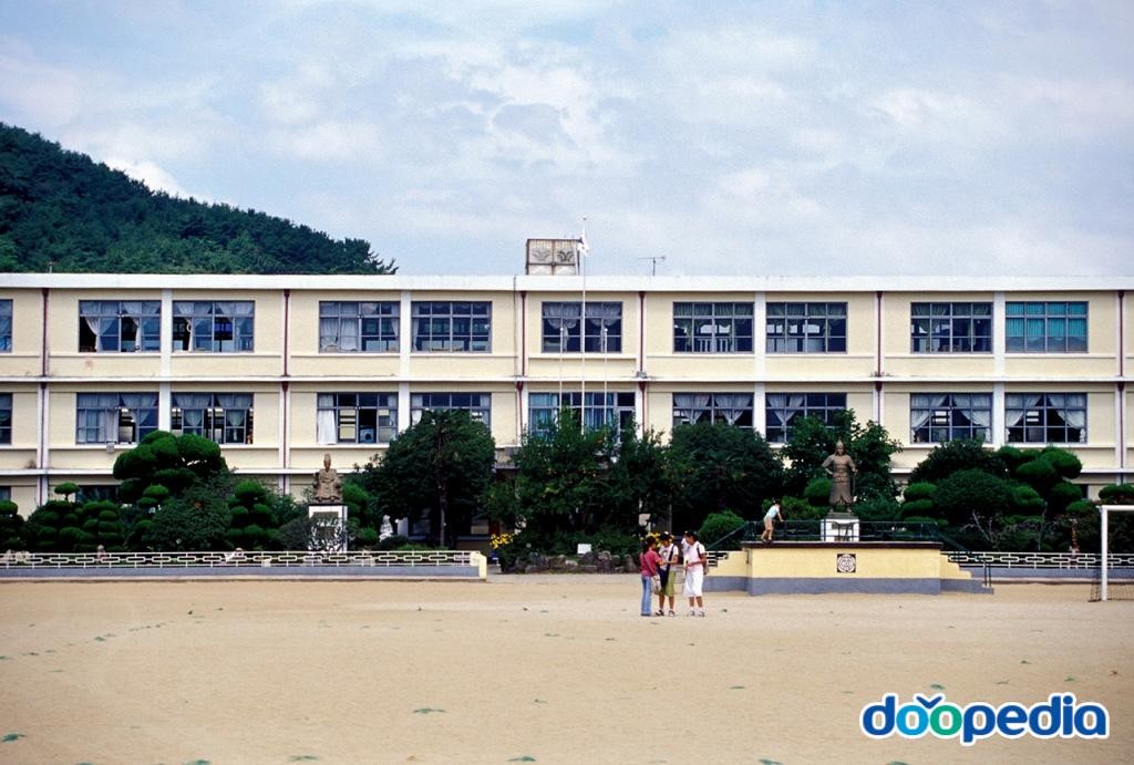 남해읍 - 남해초등학교