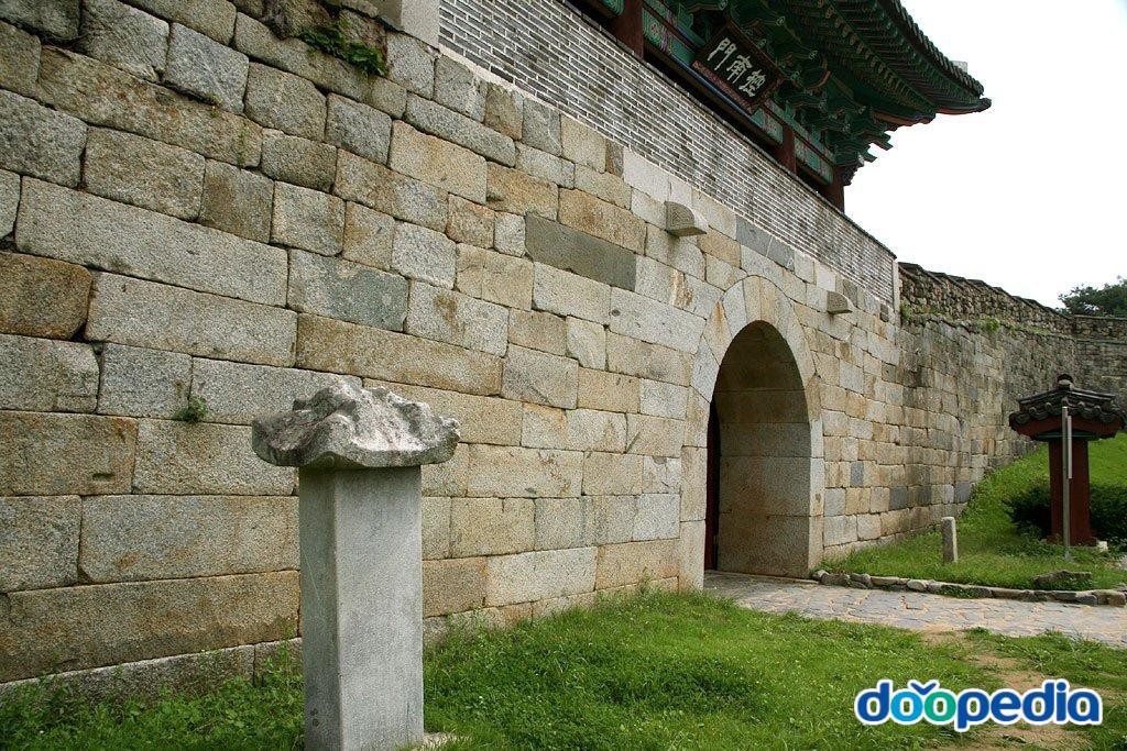 상당산성 공남문