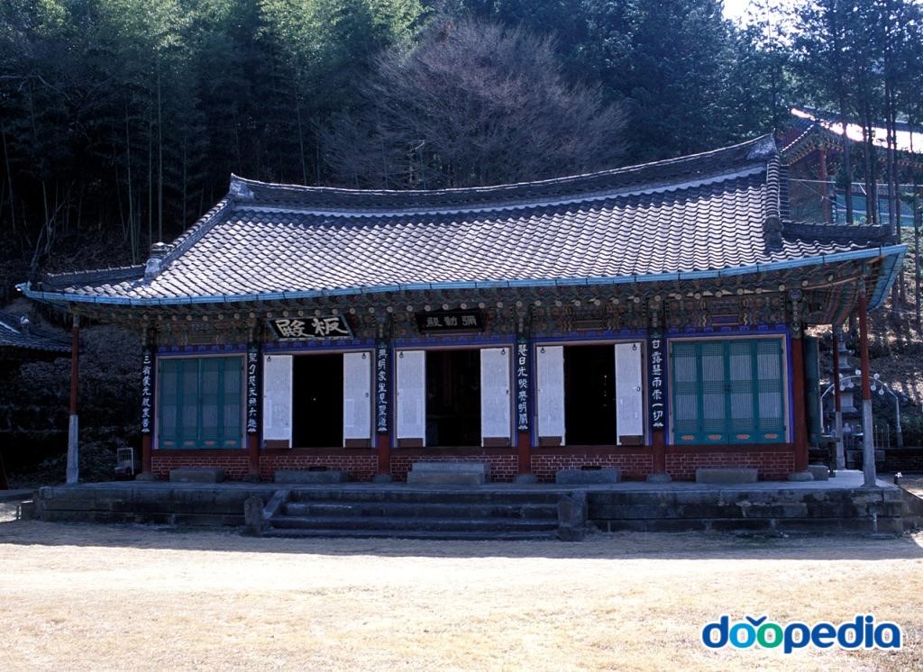 용화사 - 용화사 미륵전