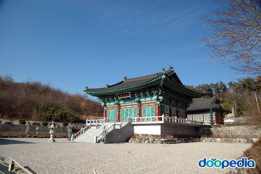 용화사 - 용화사 미륵전