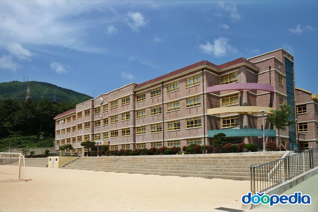 거제고현초등학교