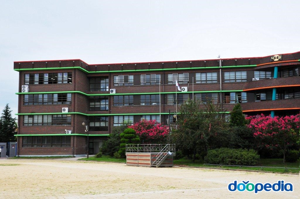 전주덕일중학교