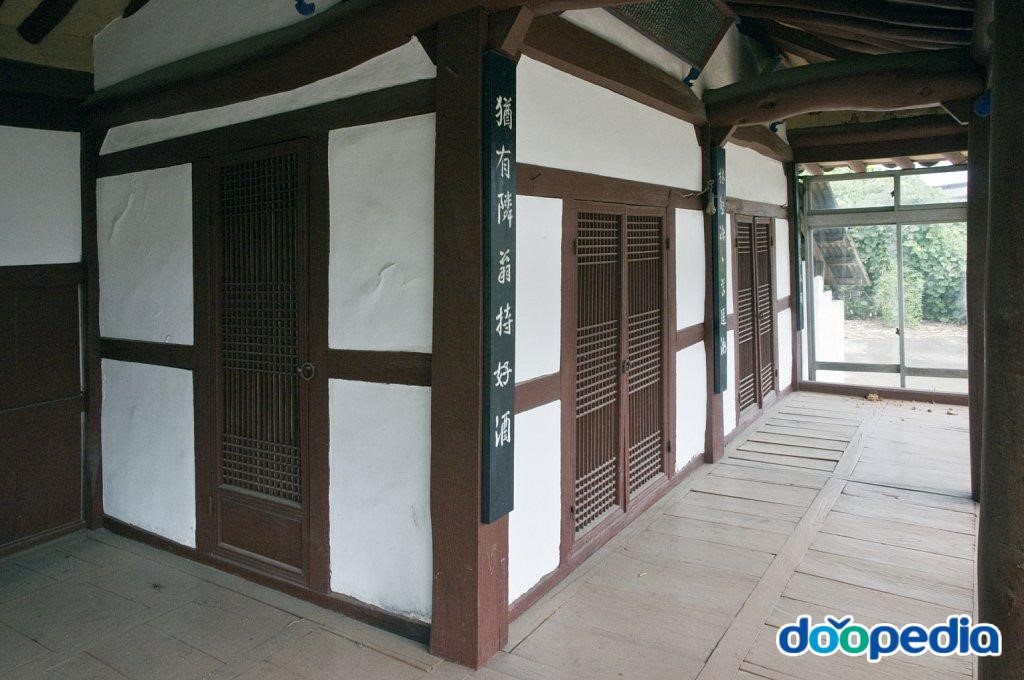 동산정 - 동산정 대청마루