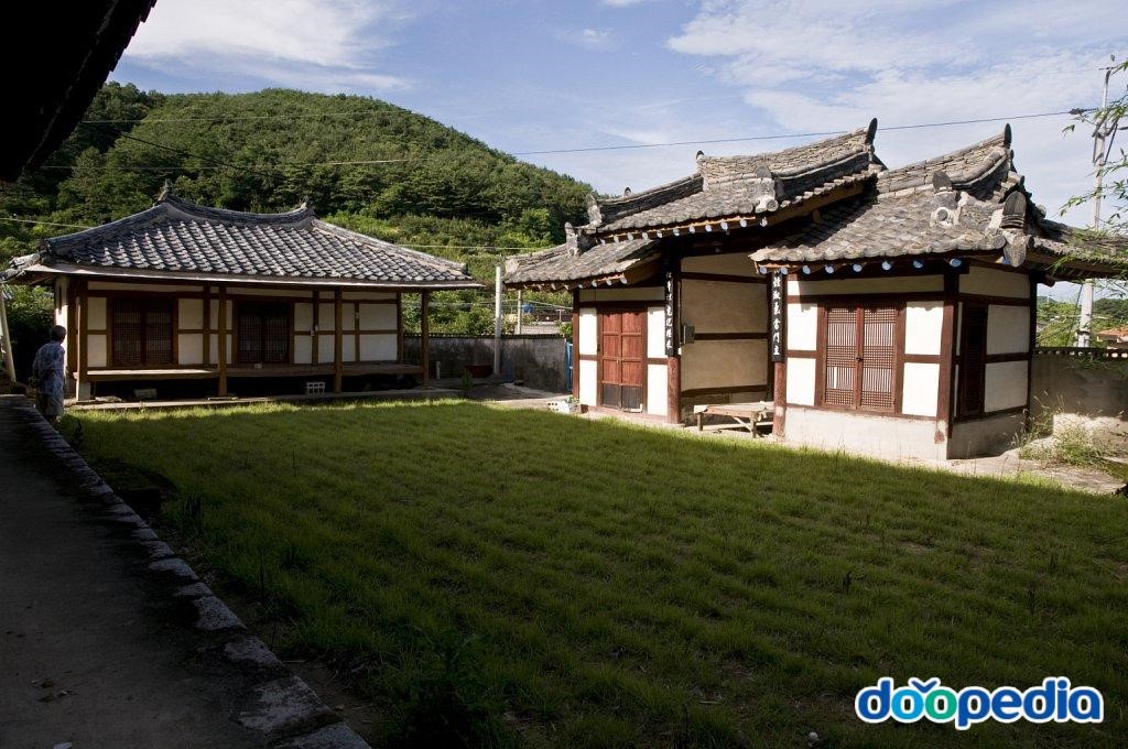추모재