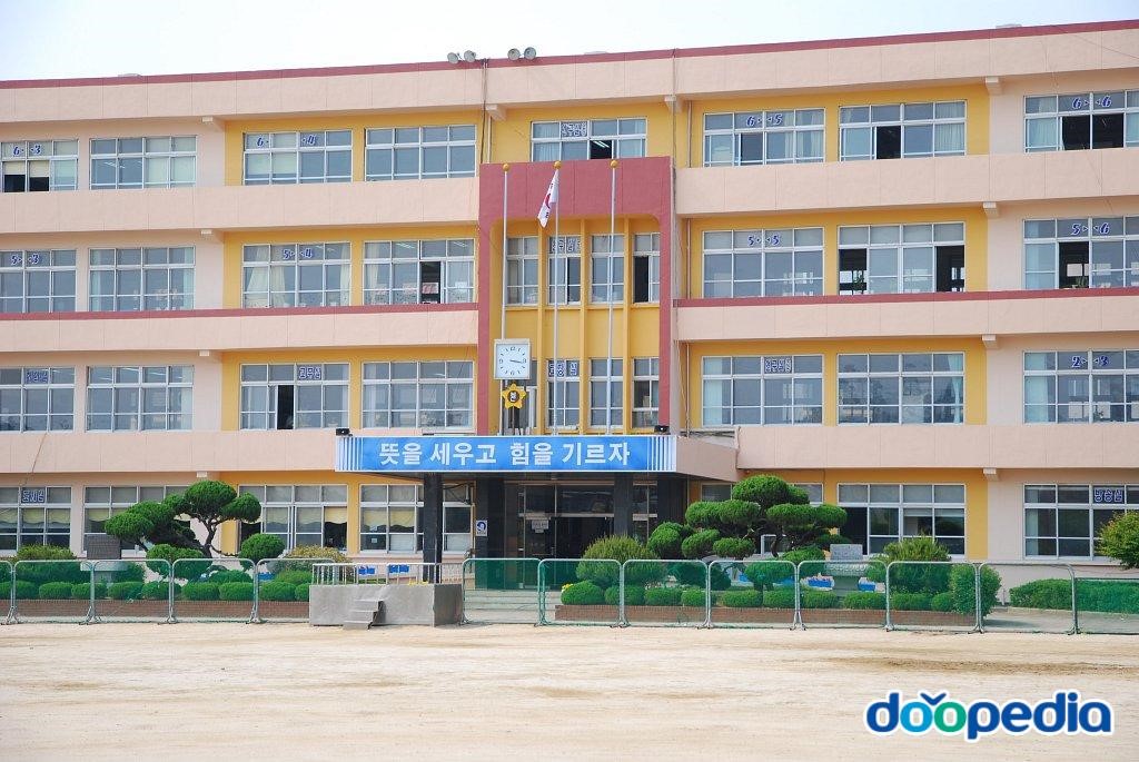 천안남산초등학교 - 천안남산초등학교 본관