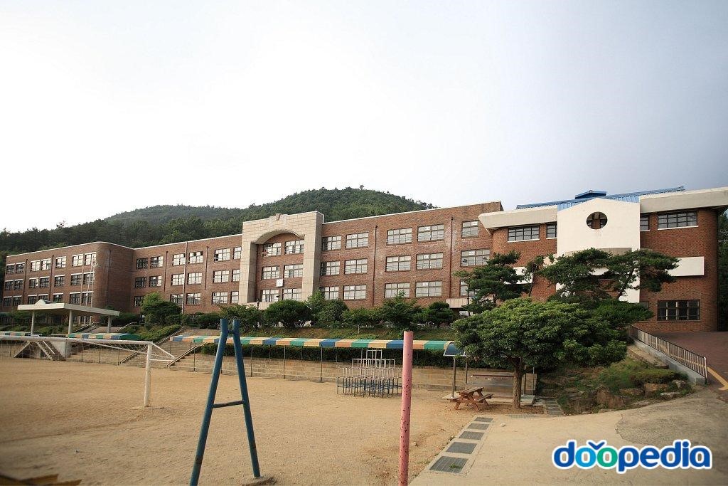 광양덕례초등학교