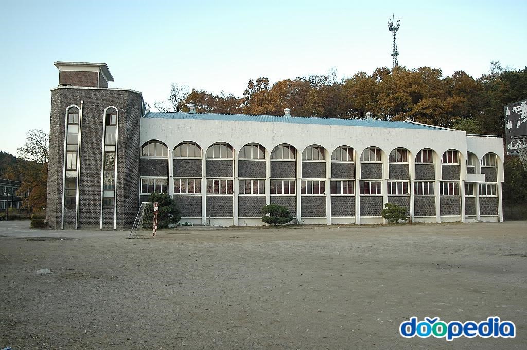 용남중학교