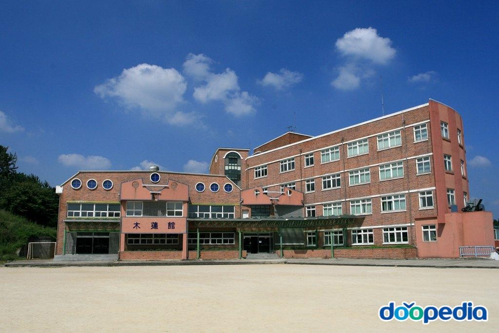 오산정보고등학교 - 오산정보고등학교 목련관