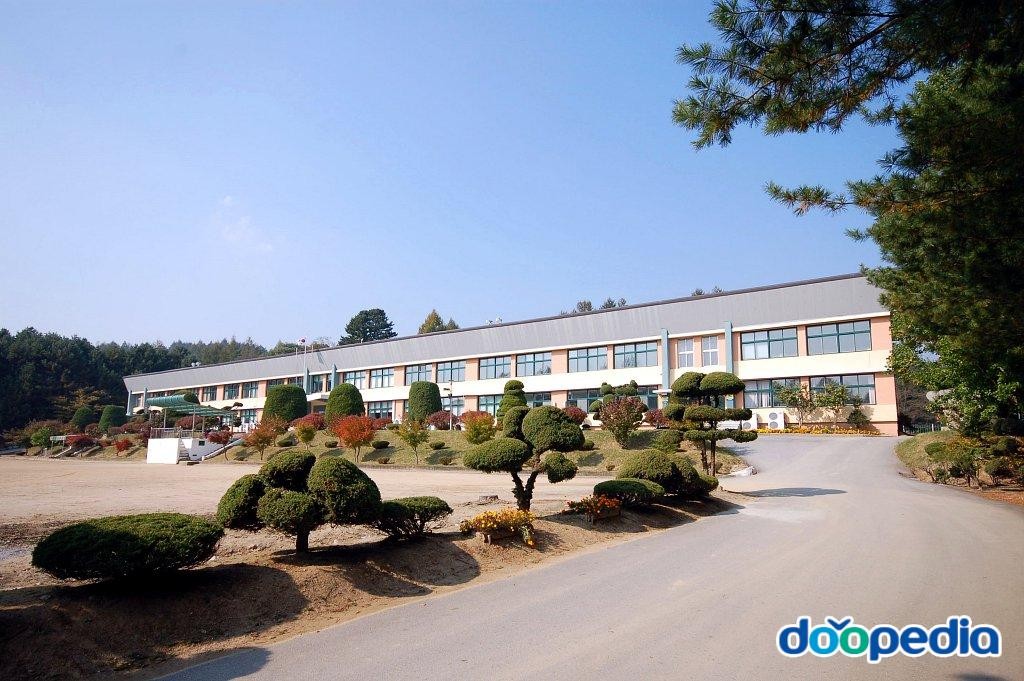백운중학교
