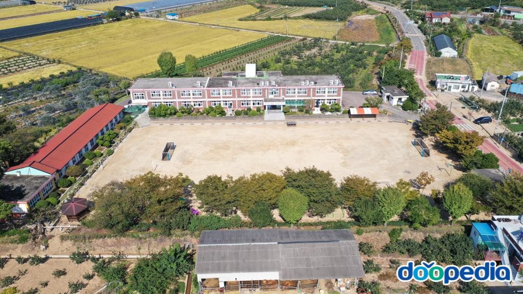 하천초등학교