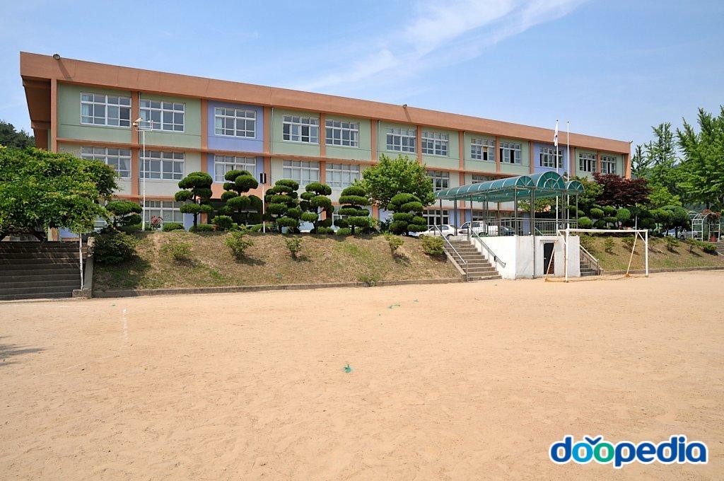 청남중학교