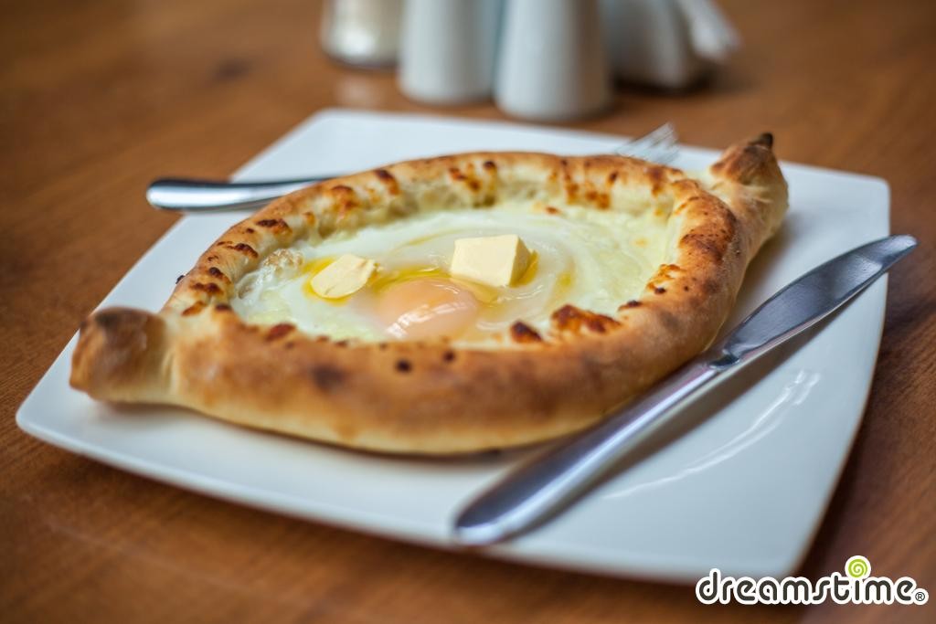 조지아의 음식 - 아차눌리 하차푸리