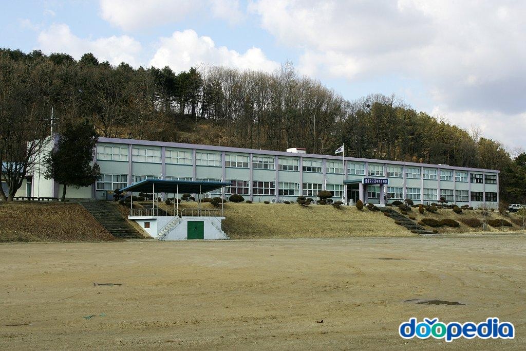 백학면 - 백학중학교
