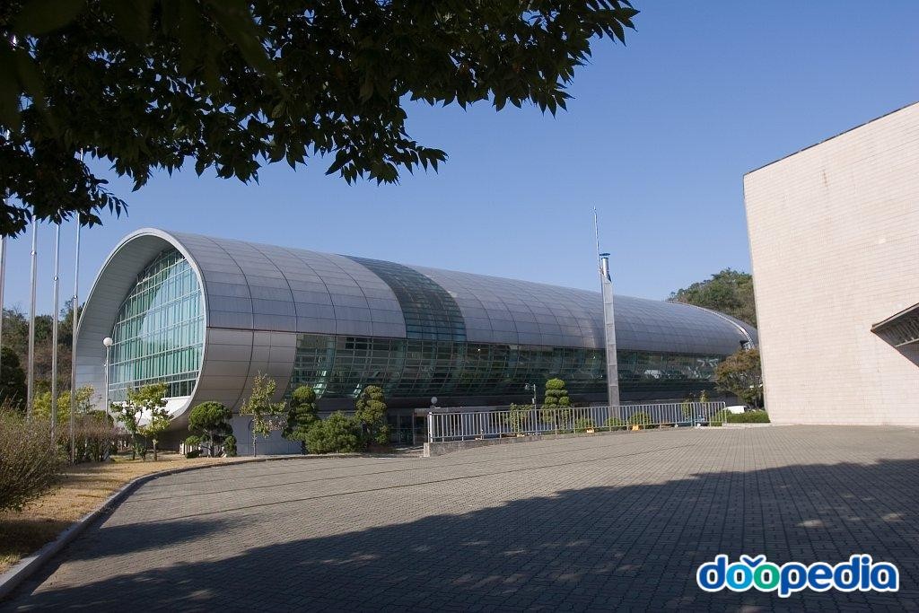 서울대학교 - 서울대학교 포스코스포츠센타(71-2)
