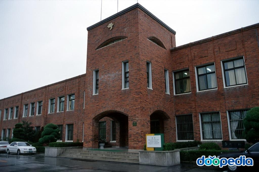 춘천교육대학교 - 춘천교육대학교 본관