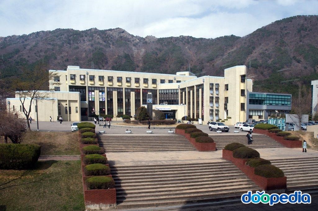 창원대학교 - 창원대학교 제1학생회관(봉림관)
