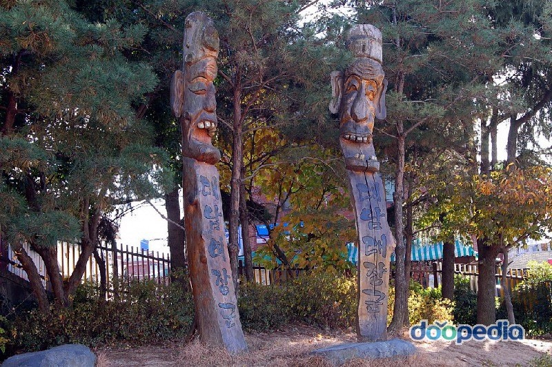 대남초등학교 - 대남초등학교 장승