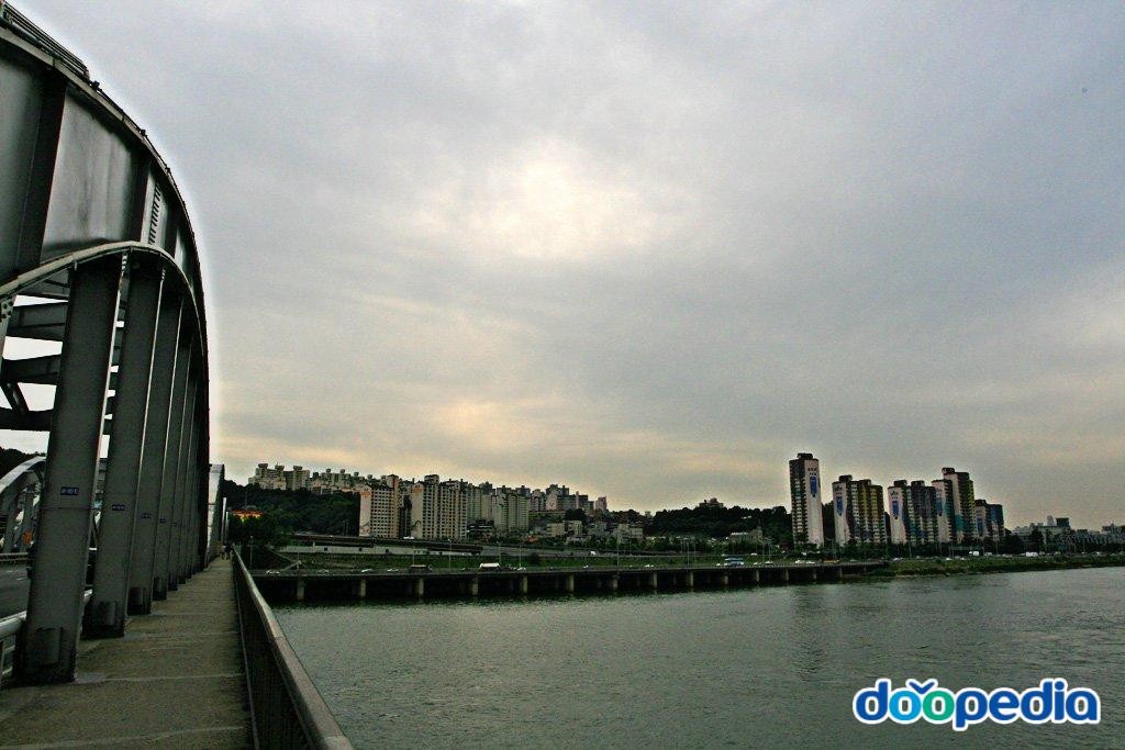 한강 - 노들섬에서 본 강변 아파트