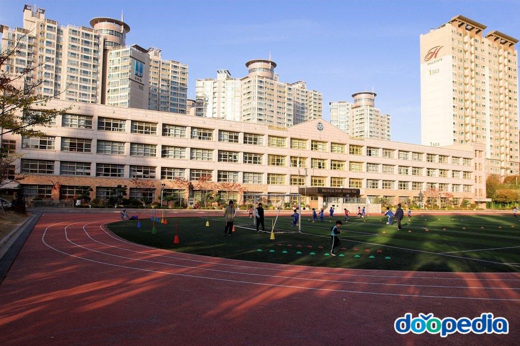 석천초등학교