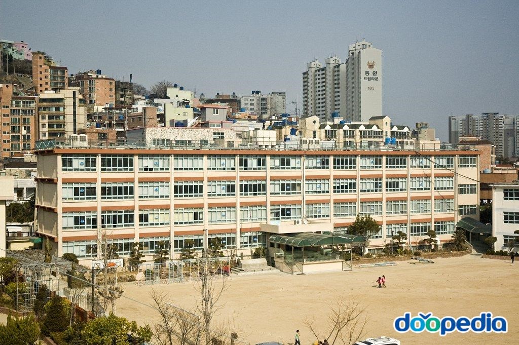 수정초등학교 - 수정초등학교 본관
