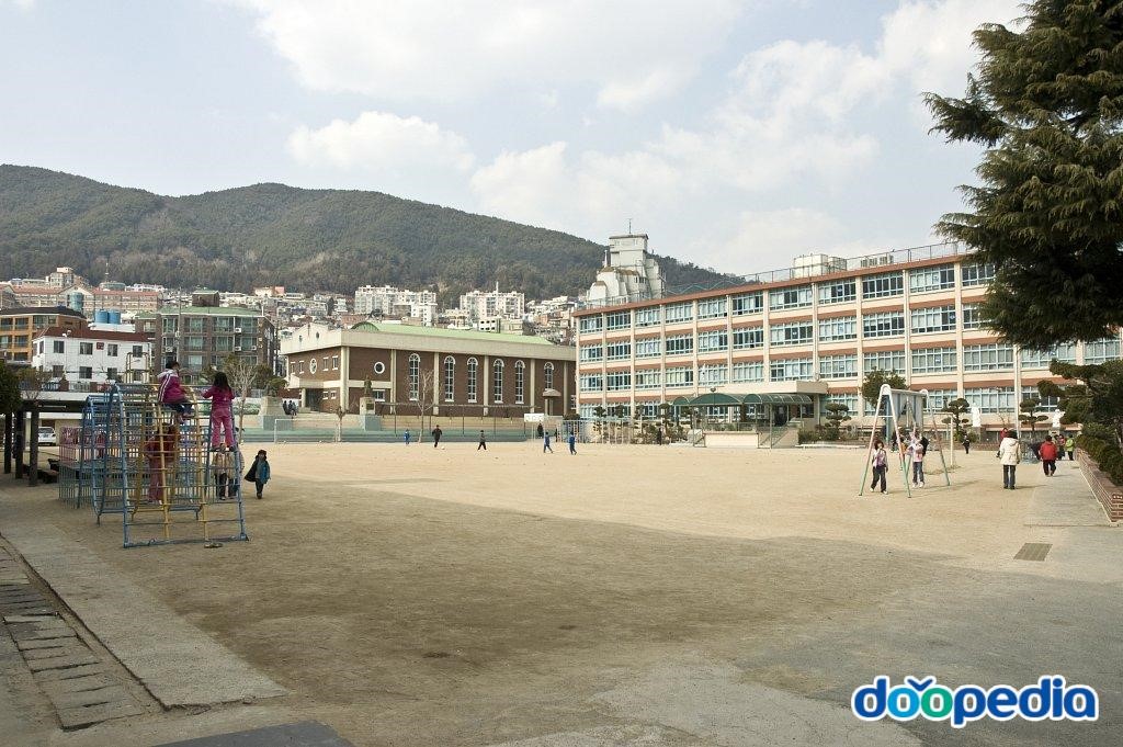 수정초등학교 - 수정초등학교 운동장