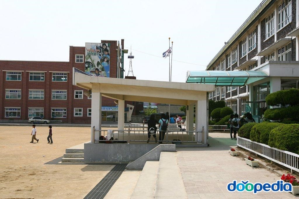 명륜초등학교 - 명륜초등학교 조회대