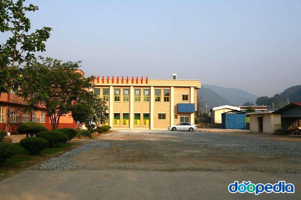 신림초등학교 - 신림초등학교 부속건물