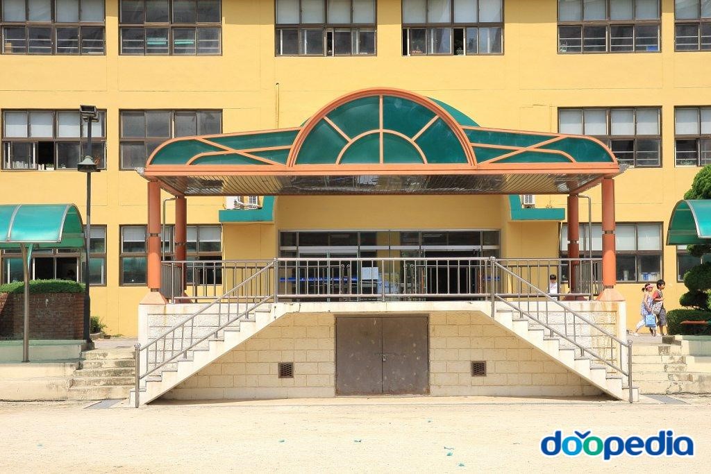 안양신기초등학교 - 신기초등학교 조회대