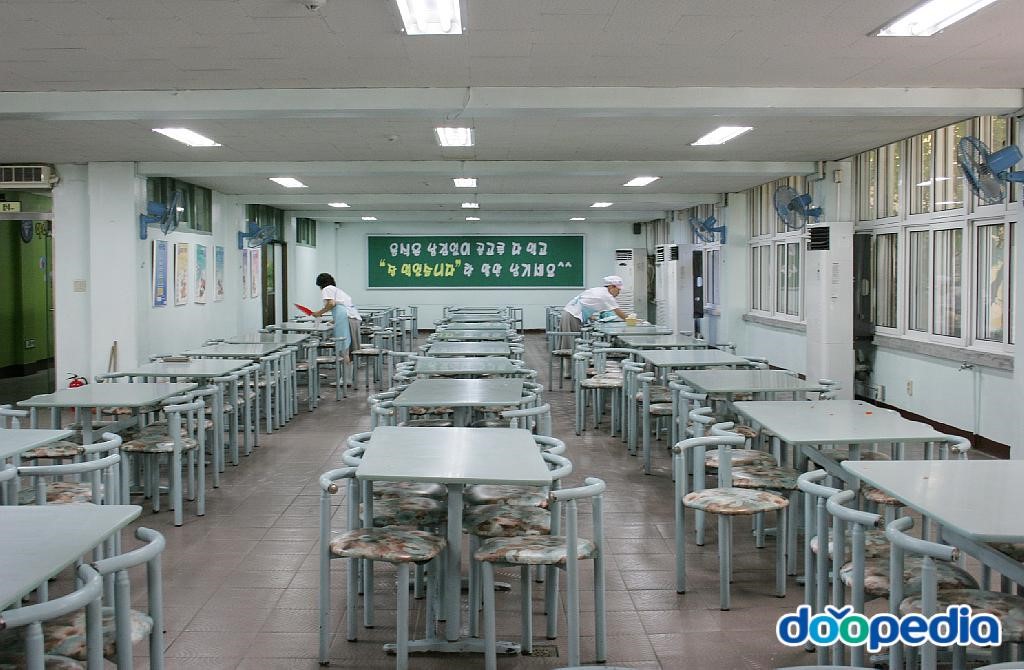 서울남산초등학교 - 남산초등학교 급식실