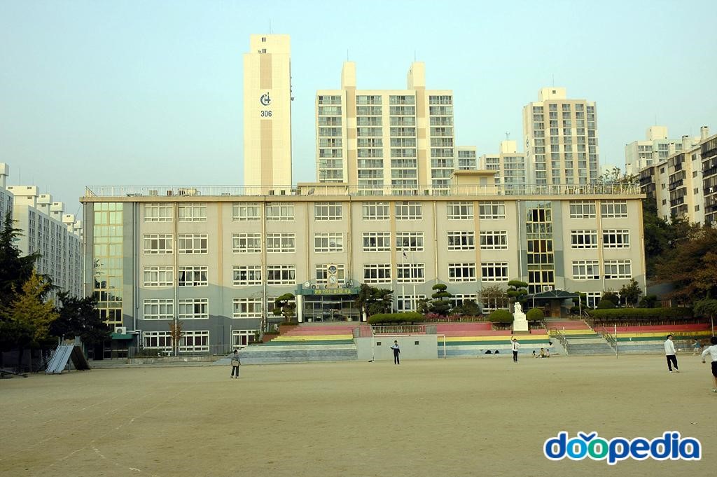 동백초등학교