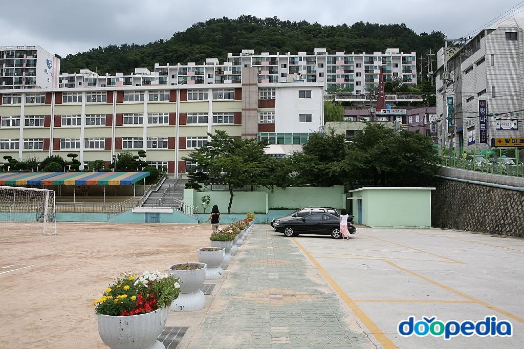 동상초등학교