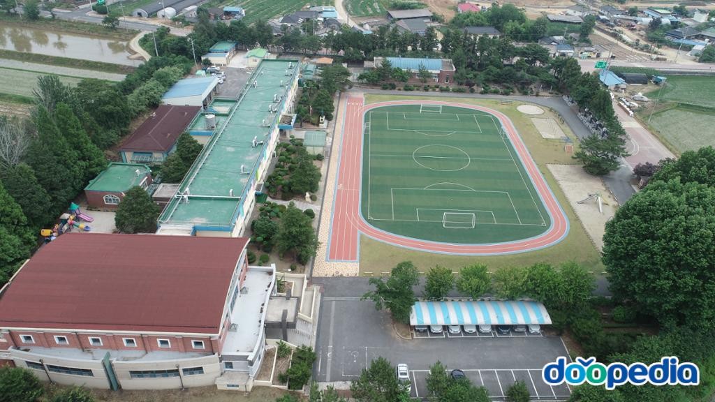 나산면 - 나산초등학교
