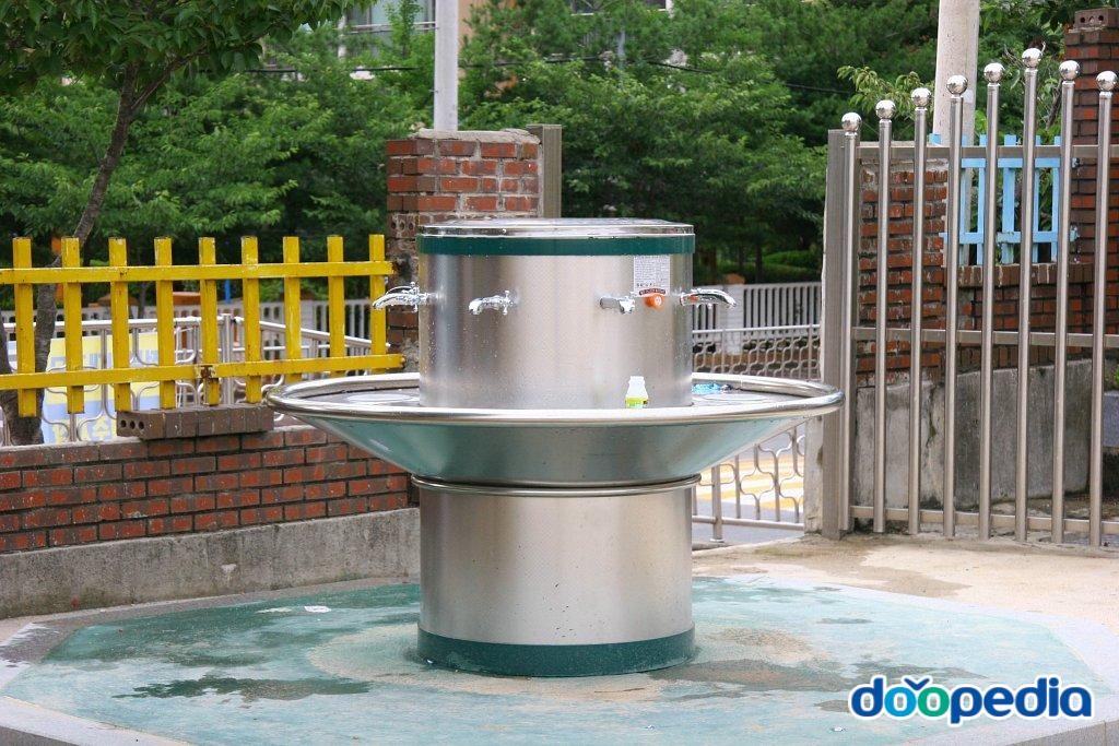 이리모현초등학교 - 이리모현초등학교 음수대