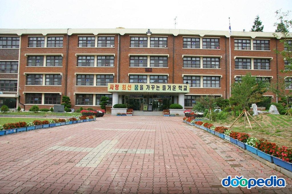 이리남창초등학교 - 이리남창초등학교 본관
