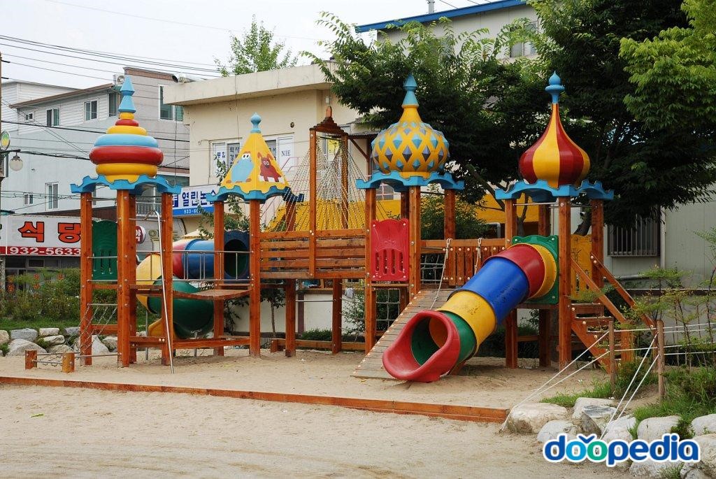 성주초등학교 - 성주초등학교 병설유치원 놀이터