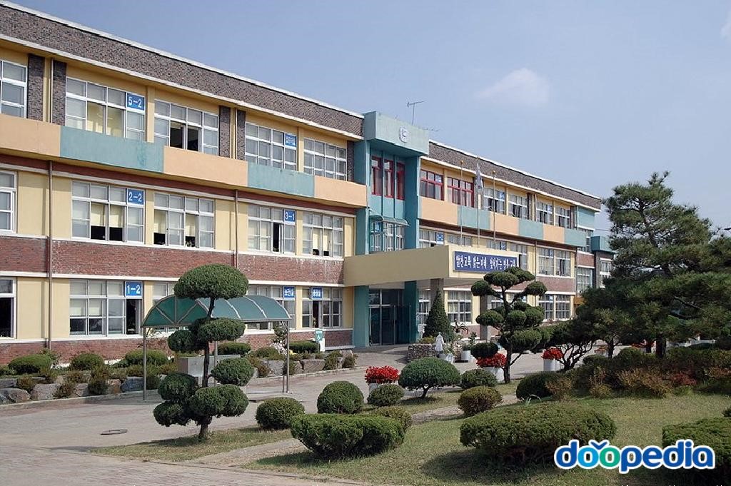 연봉초등학교