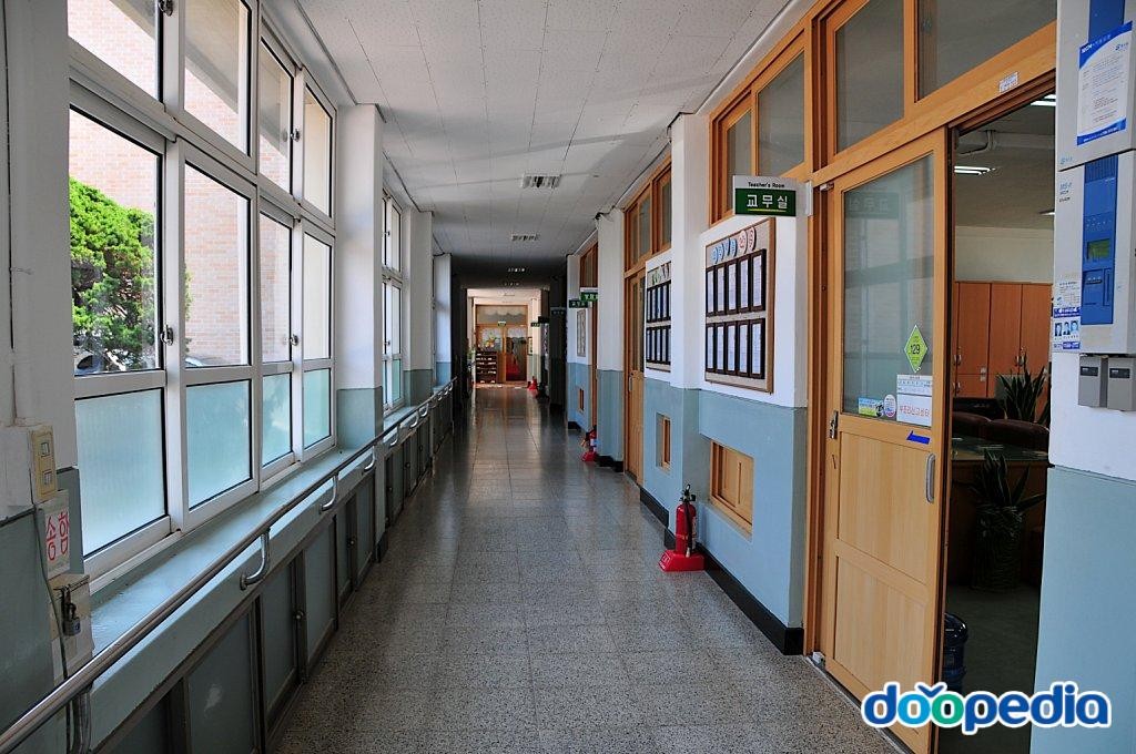 일월초등학교