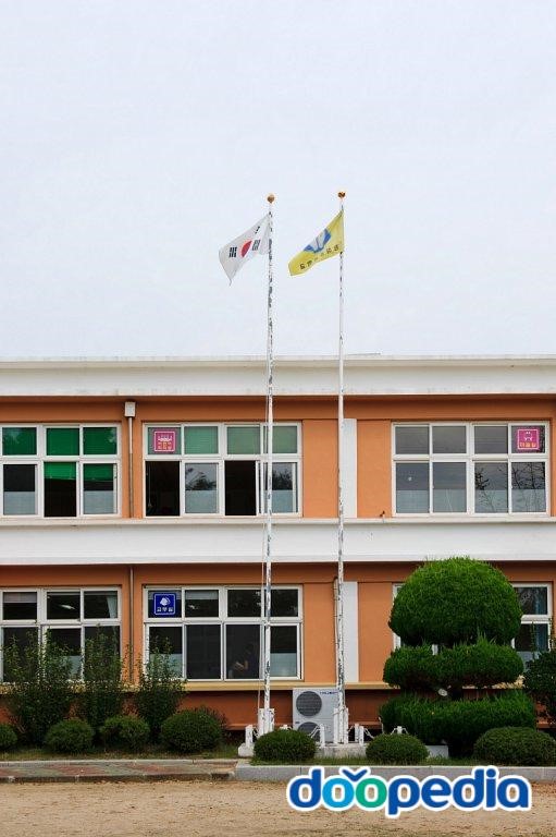 청하초등학교 - 청하초등학교 국기게양대