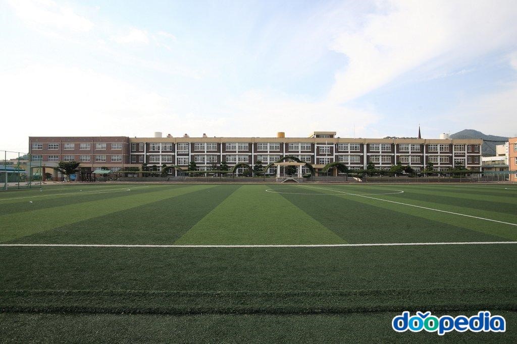 강진중앙초등학교