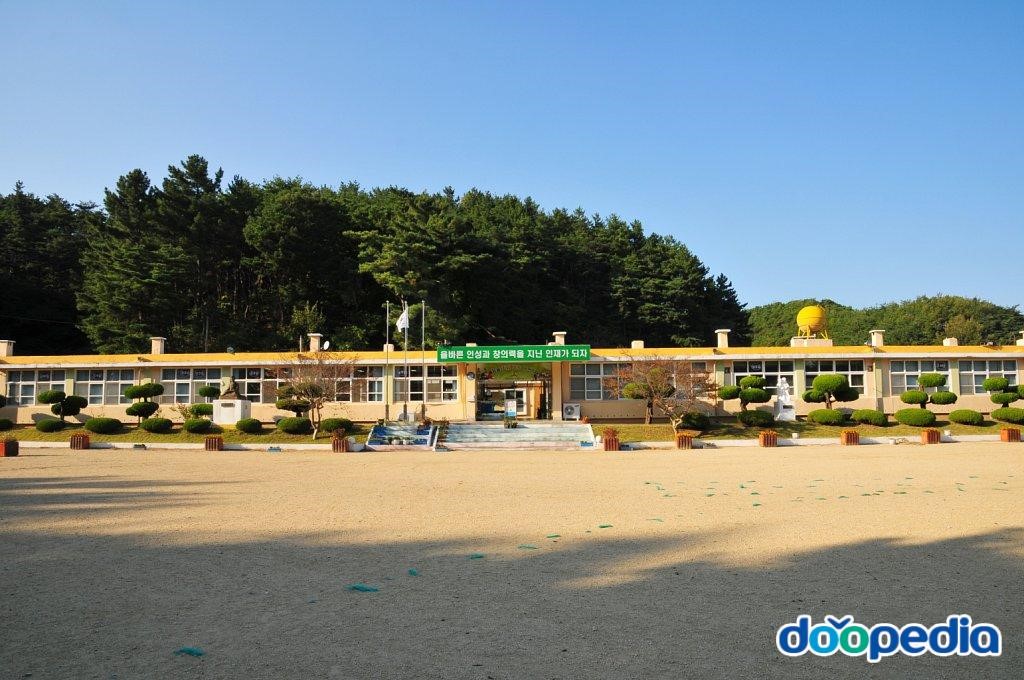 월송초등학교 - 월송초등학교 전경