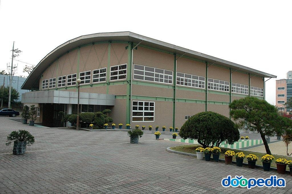 한국교원대학교 부설 월곡초등학교 - 한국교원대학교 부설 월곡초등학교 강당