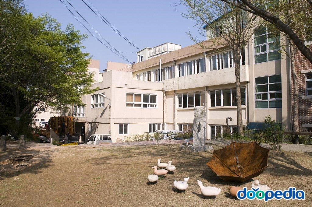 장안중학교 - 장안중학교 본관