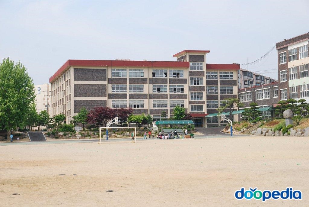천안성정초등학교 - 천안성정초등학교 전경