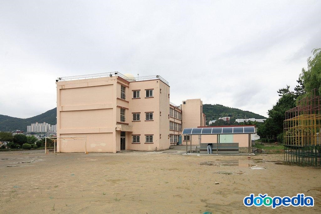 여수봉산초등학교