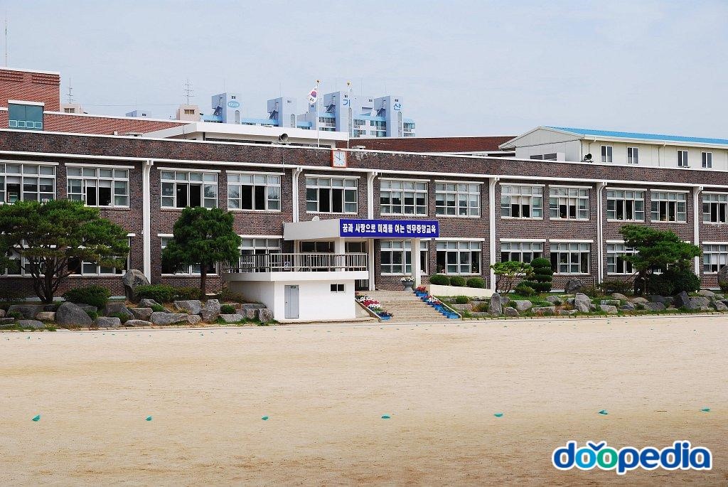 연무중앙초등학교 - 연무중앙초등학교 본관